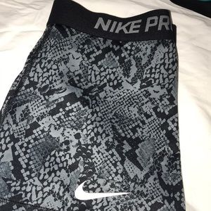 Nike pro